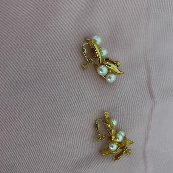 Bundle Lorren Bell Necklace 38 / Two Napier Earrings - Picture 3 of 5